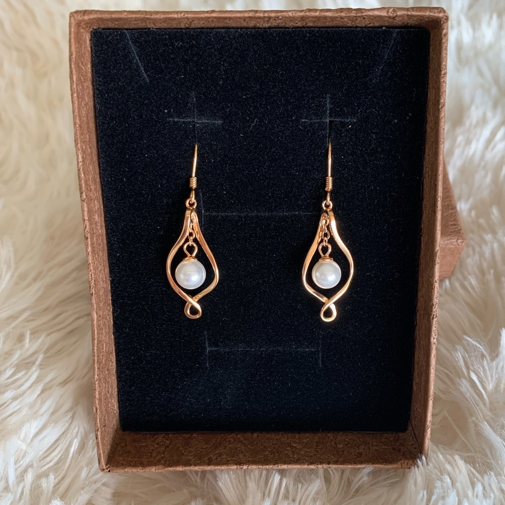 18k Gold Dangle Earrings